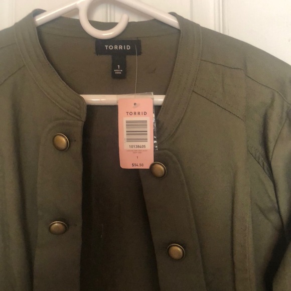 Olive/Army green cropped Torrid jacket - Picture 3 of 4